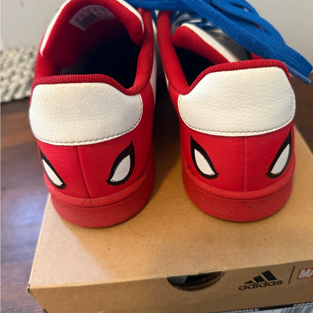 Adidas Advantage Spider-Man Marvel sneakers